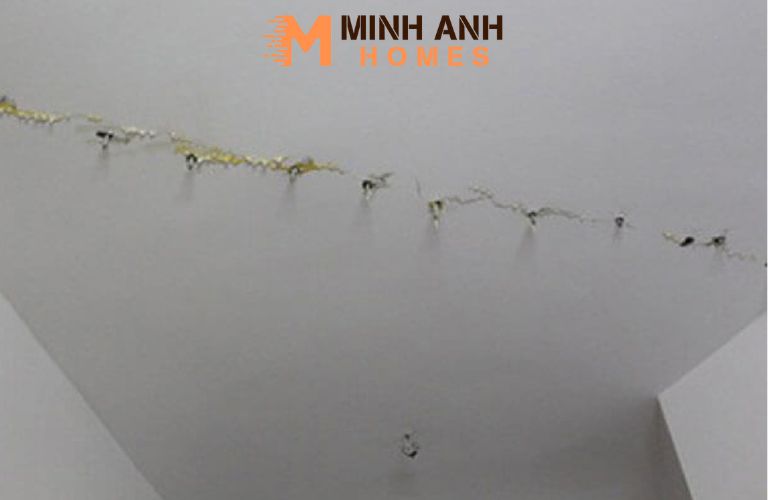 Chống thấm trần nhà bị nứt