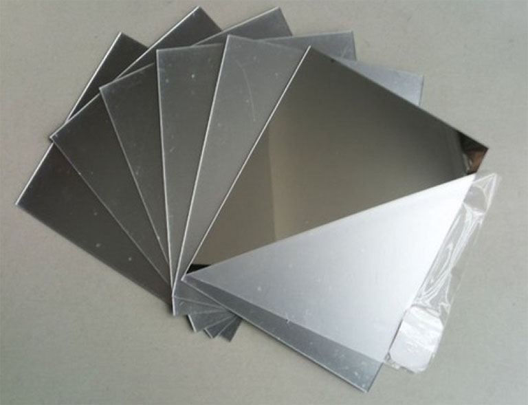 tấm mica gương 2 chiều