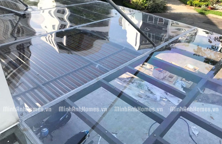 Ưu điểm của tấm nhựa polycarbonate đặc ruột