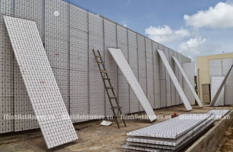 Việc lắp ghép các tấm Panel 3D diễn ra nhanh hơn rất nhiều so với phương pháp xây gạch truyền thống