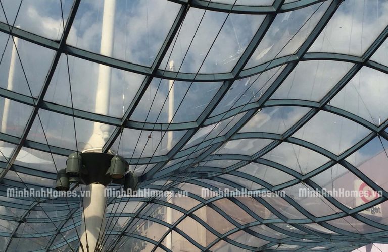 Mái vòm cong tự do