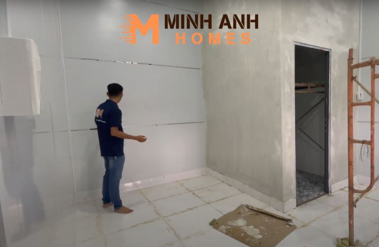 Quá trình thi công phòng ngủ với phòng tắm được xây dựng bằng gạch