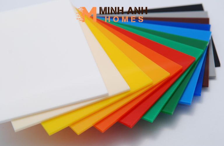 Plexiglass là tên thương mại phổ biến của nhựa Acrylic