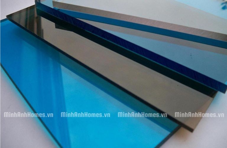 Tấm đặc ruột có khả năng chịu lực va đập gấp 200 - 250 lần kính có cùng độ dày