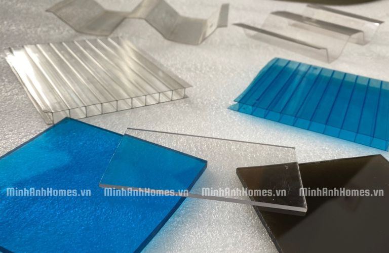 Trọng lượng tấm Polycarbonate phụ thuộc vào nhiều yếu tố