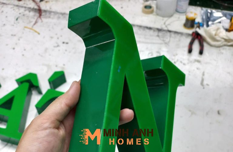 Không uốn đột ngột hoặc bẻ mạnh