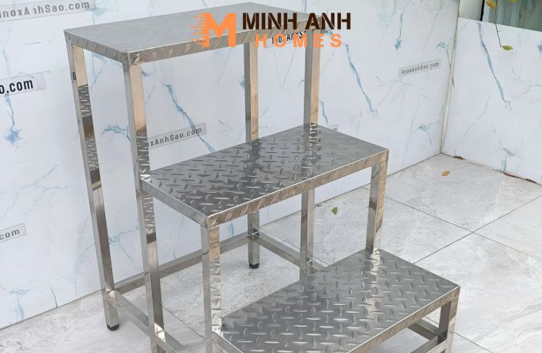 Tấm Inox chống trượt thường được dùng làm cầu thang, hành lang và thang máy