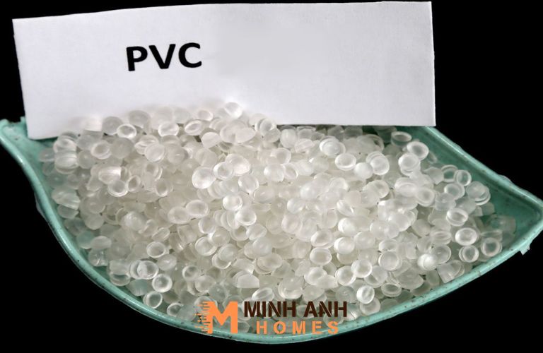 Lớp lõi nhựa thường được làm từ PVC