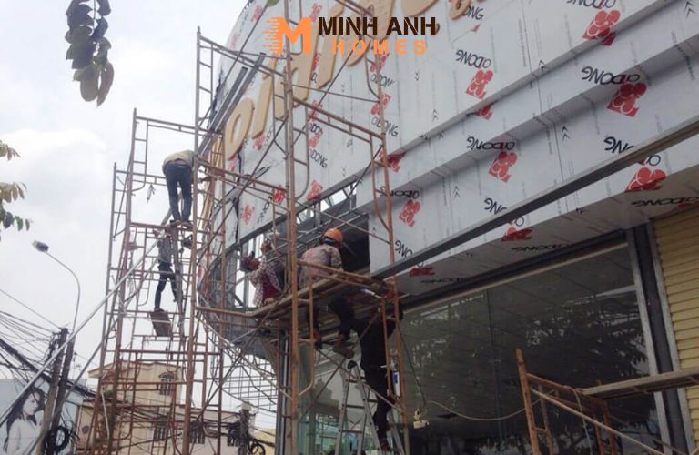 Dán Alu lên khung sắt, inox